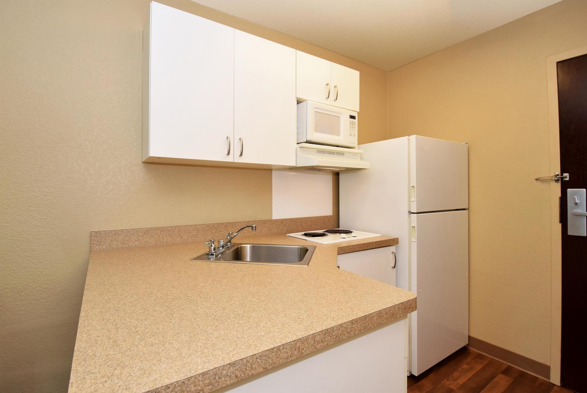 Extended Stay America Suites - Santa Barbara - Calle Real Goleta Kültér fotó