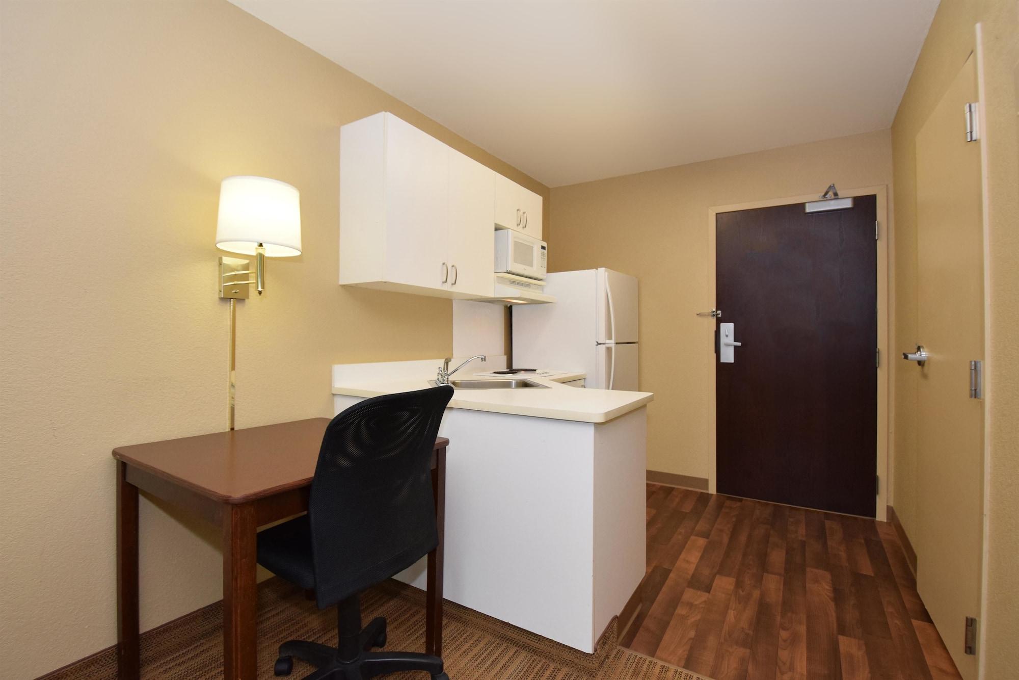 Extended Stay America Suites - Santa Barbara - Calle Real Goleta Kültér fotó