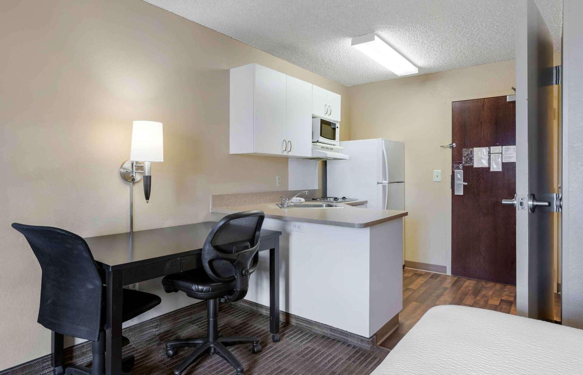 Extended Stay America Suites - Santa Barbara - Calle Real Goleta Kültér fotó