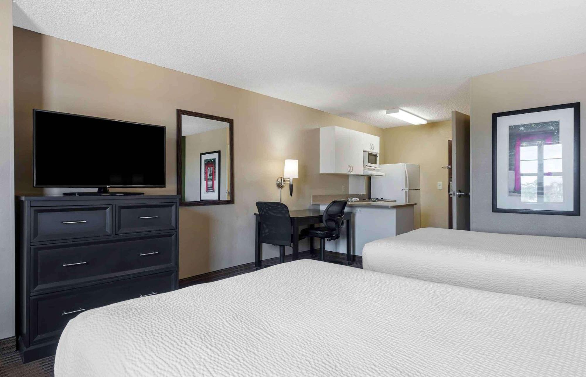 Extended Stay America Suites - Santa Barbara - Calle Real Goleta Kültér fotó