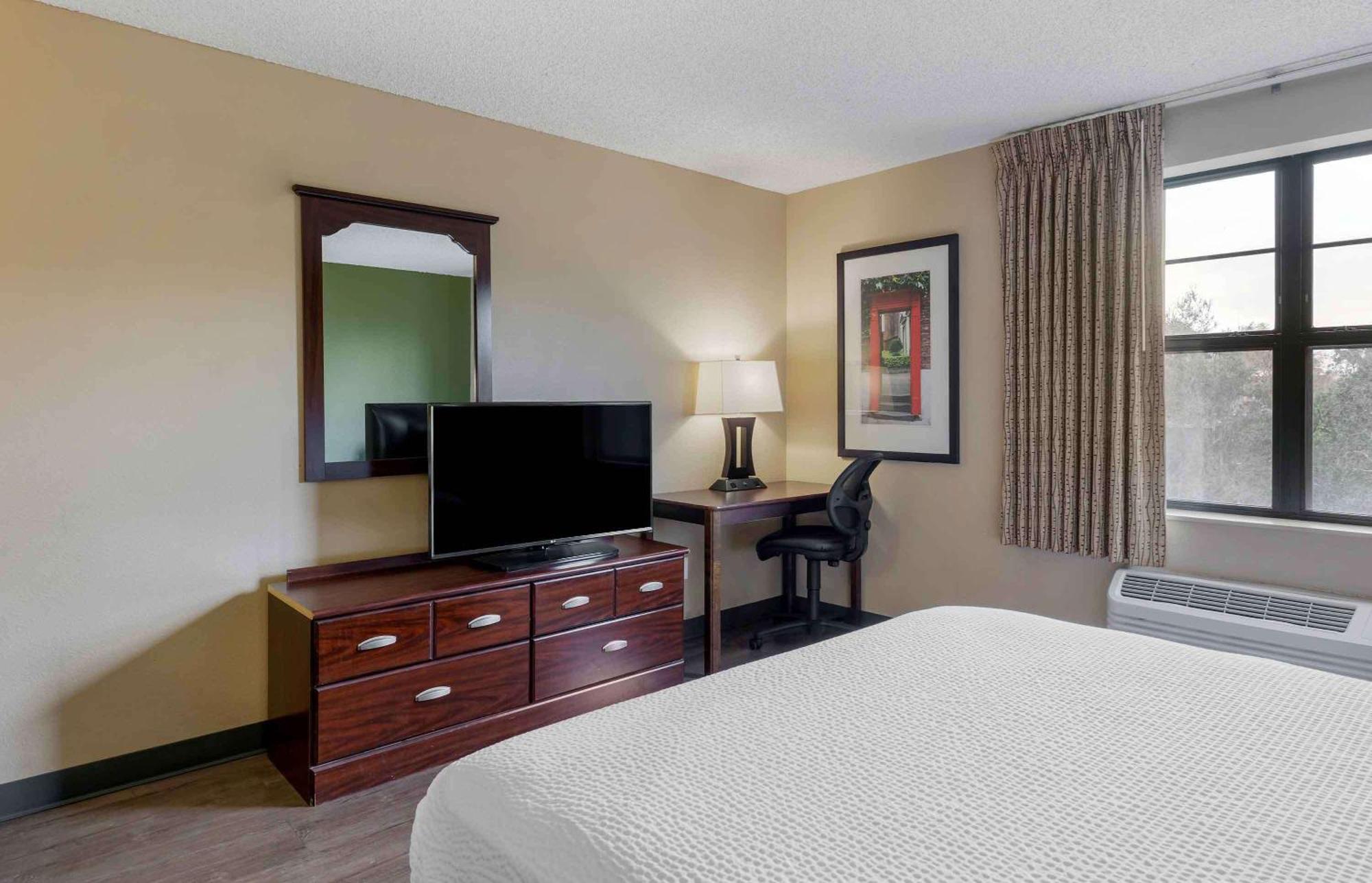 Extended Stay America Suites - Santa Barbara - Calle Real Goleta Kültér fotó