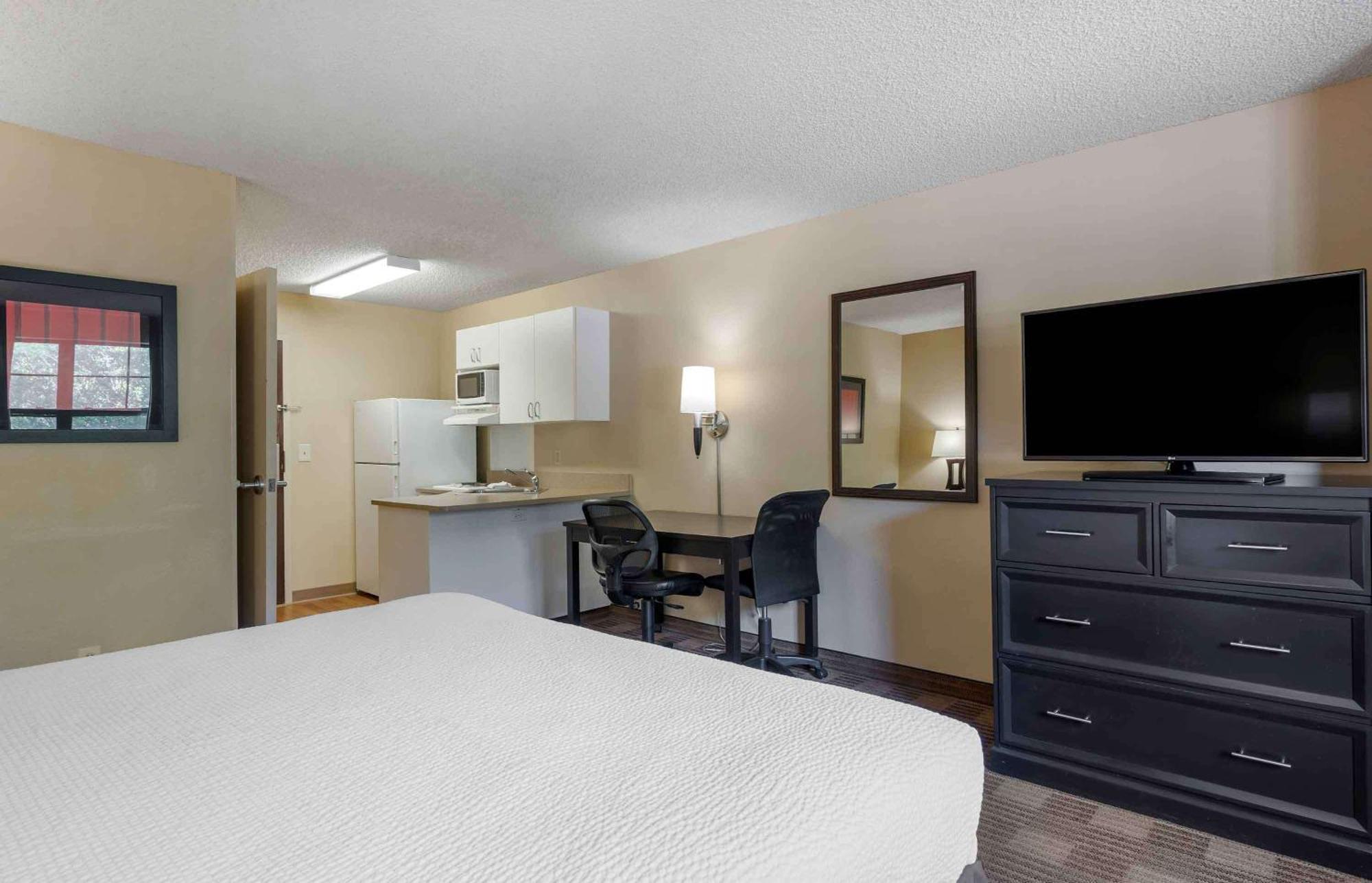 Extended Stay America Suites - Santa Barbara - Calle Real Goleta Kültér fotó