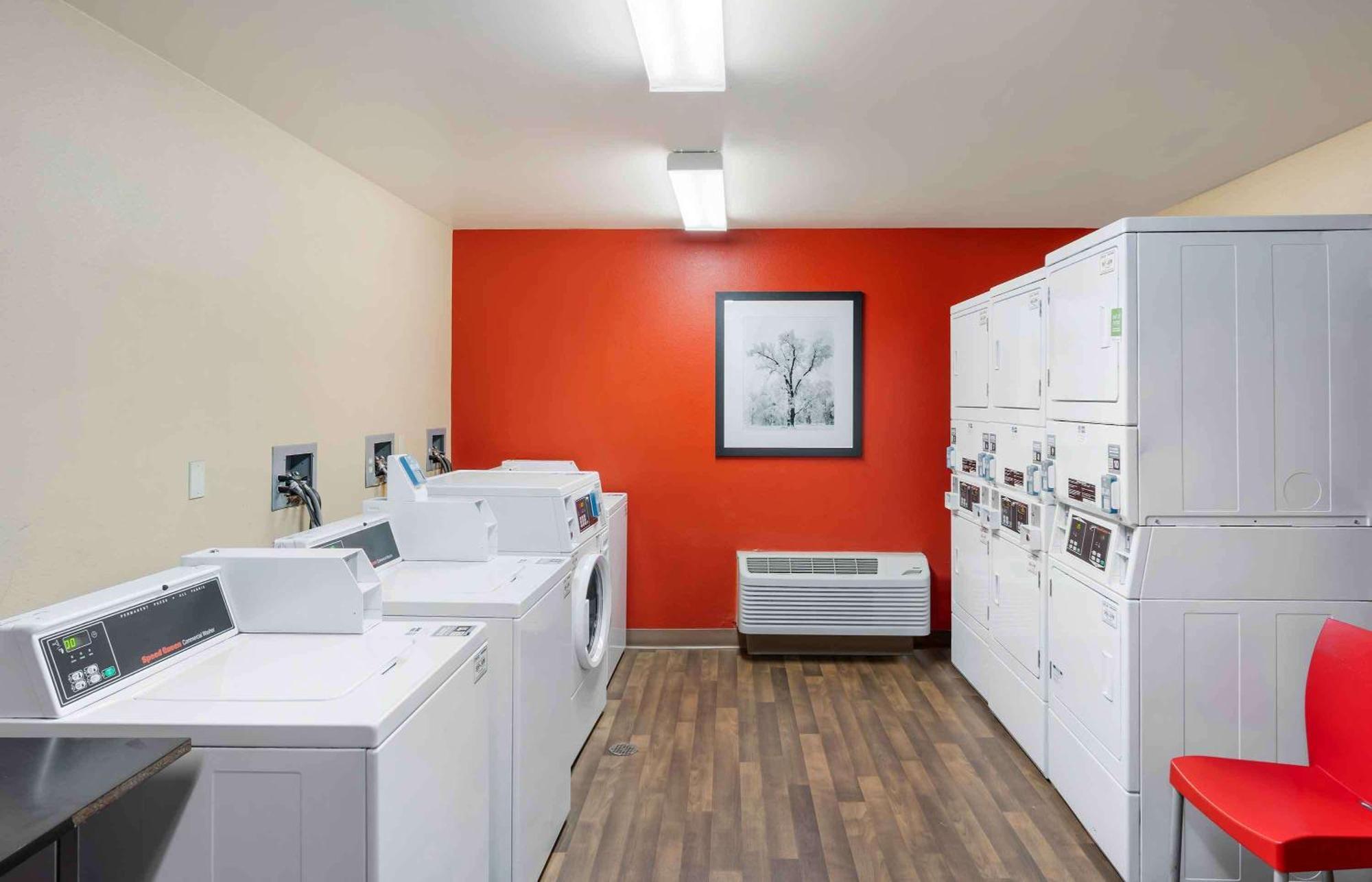 Extended Stay America Suites - Santa Barbara - Calle Real Goleta Kültér fotó