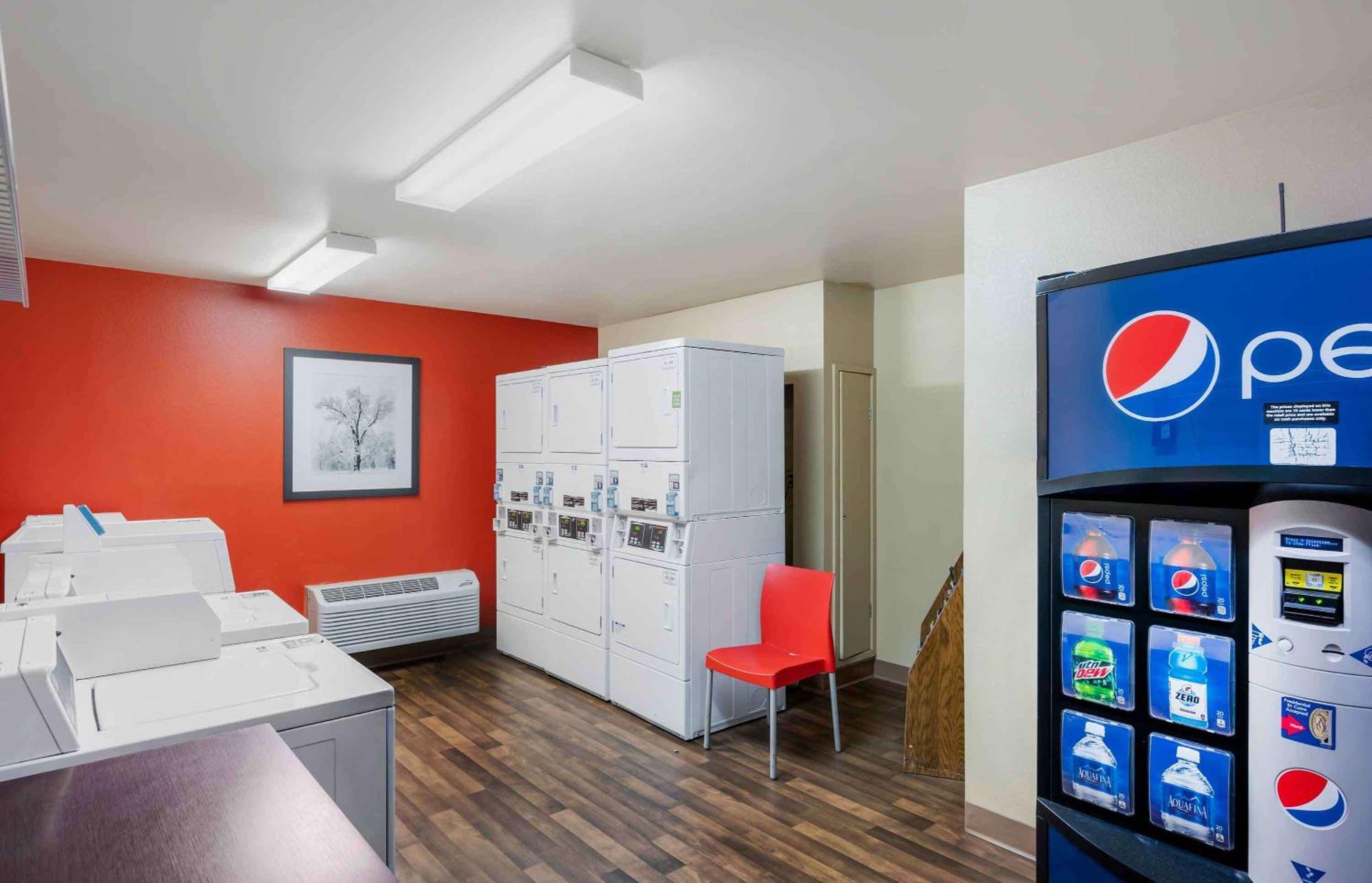 Extended Stay America Suites - Santa Barbara - Calle Real Goleta Kültér fotó