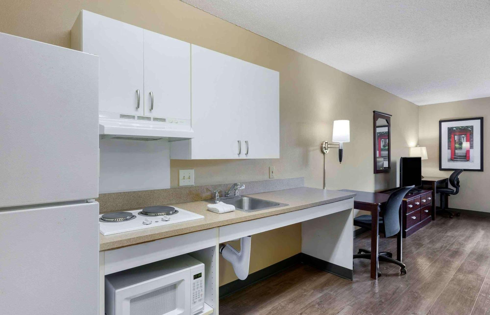 Extended Stay America Suites - Santa Barbara - Calle Real Goleta Kültér fotó