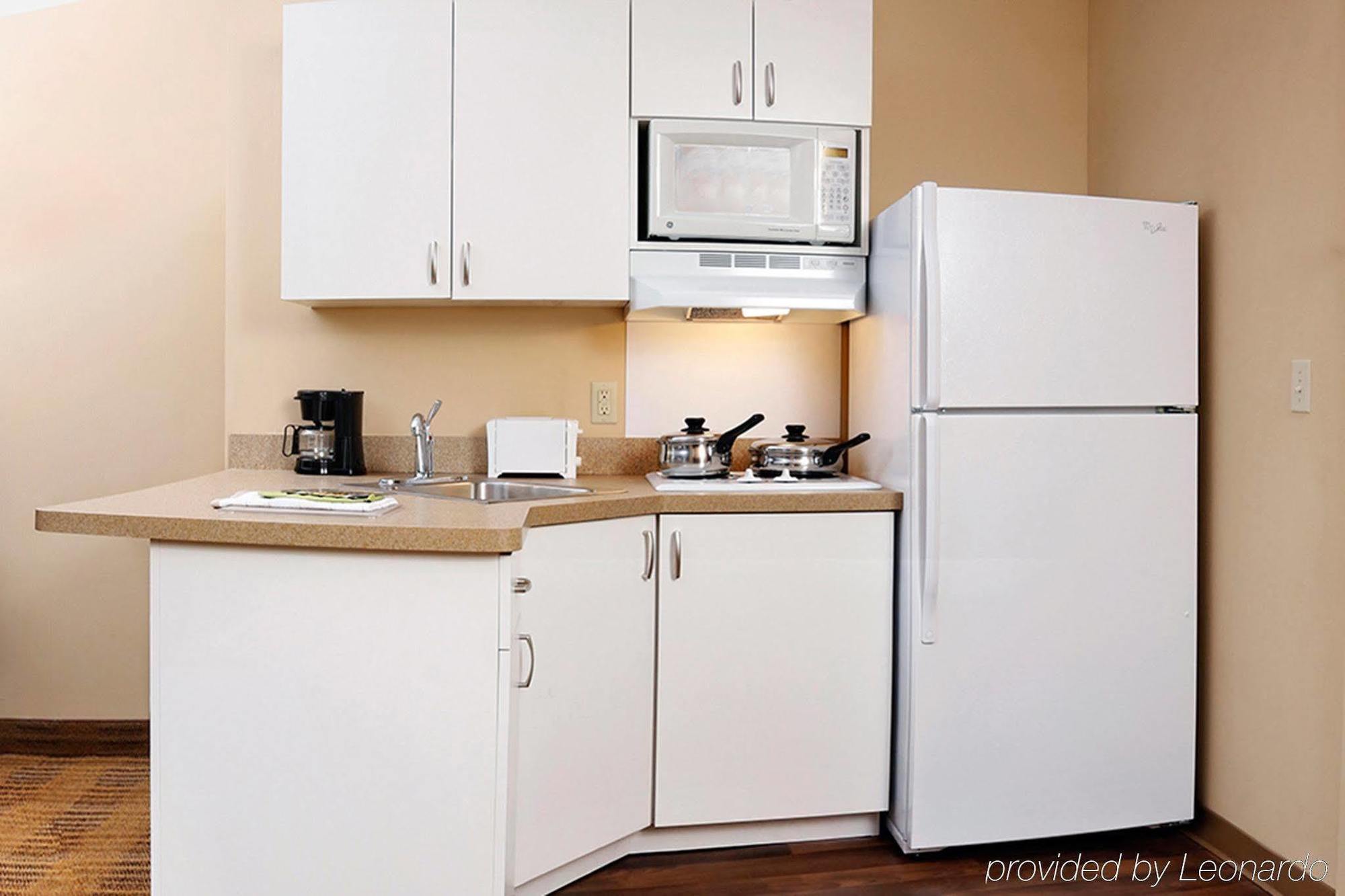 Extended Stay America Suites - Santa Barbara - Calle Real Goleta Kültér fotó